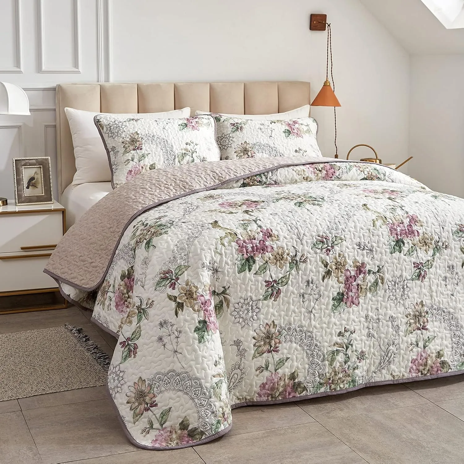 3 Pieces Quilt Set Full/Queen Size, Beige Floral Reversible Bedspread Coverlet Set, Soft Microfiber Lightweight Bed Cover for All Season (90" x 90", 1 Quilt  2 Pillow Shams)