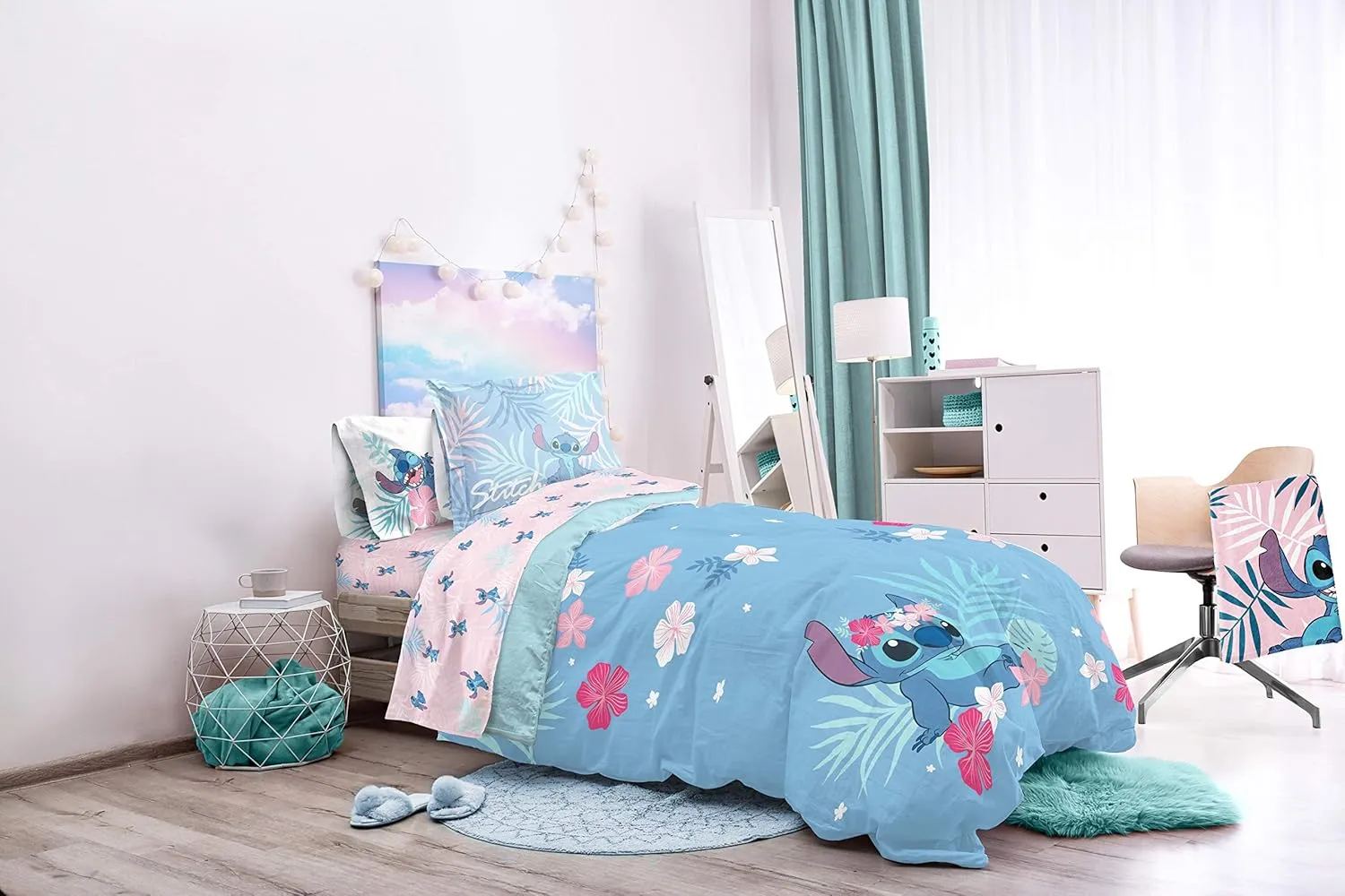 Jay Franco Disney Lilo & Stitch Paradise Dream 7 Piece Queen Bed Set - Includes Reversible Comforter & Sheet Set Bedding - Super Soft Fade Resistant Microfiber (Official Disney Product)