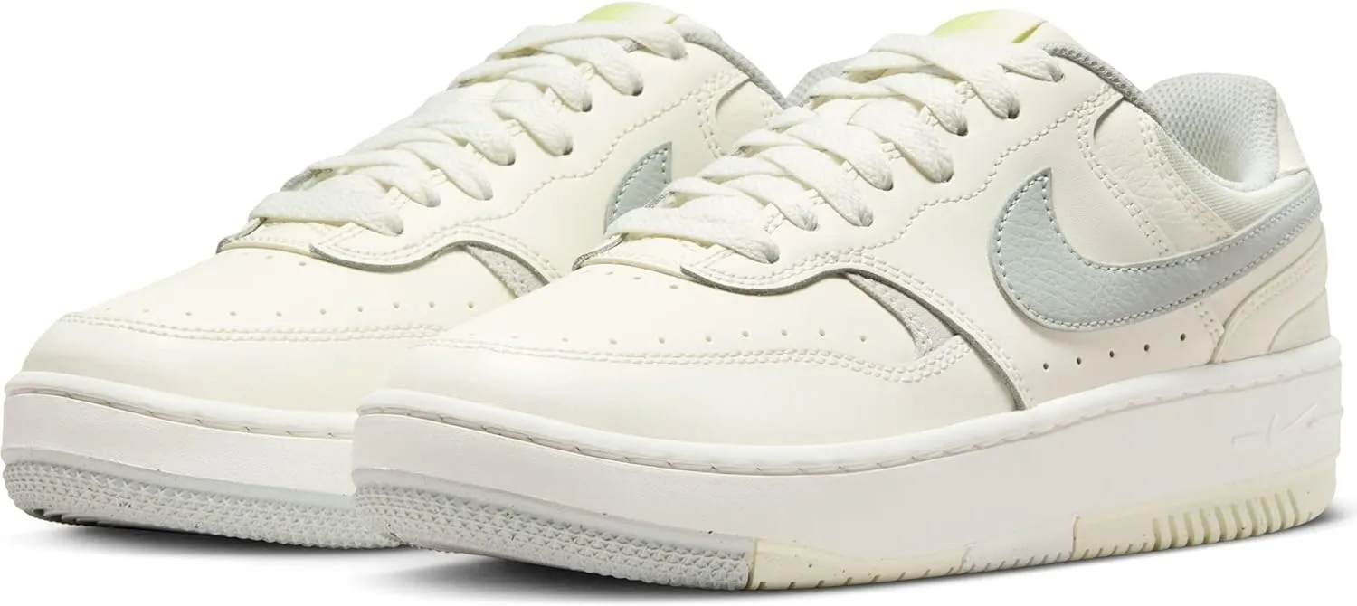 Nike Women's Laced Shoes