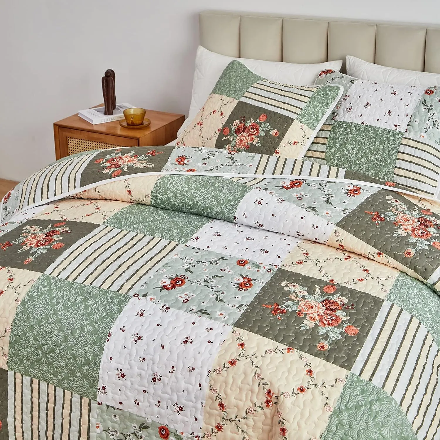 Patchwork Quilt Set Full/Queen Size, 3 Pieces Green Floral Plaid Summer Bedspread Coverlet Set, Soft Microfiber Reversible Lightweight Bed Cover for All Season (90" x 90", 1 Quilt  2 Pillow Shams)