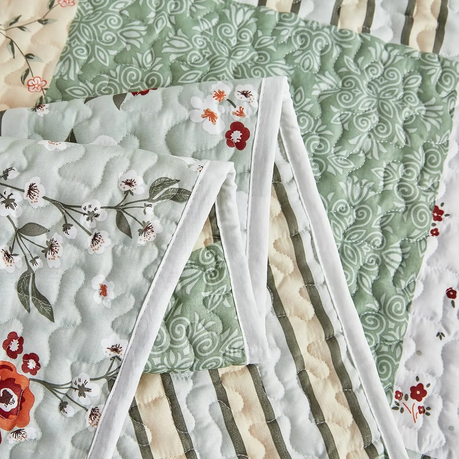 Patchwork Quilt Set Full/Queen Size, 3 Pieces Green Floral Plaid Summer Bedspread Coverlet Set, Soft Microfiber Reversible Lightweight Bed Cover for All Season (90" x 90", 1 Quilt  2 Pillow Shams)