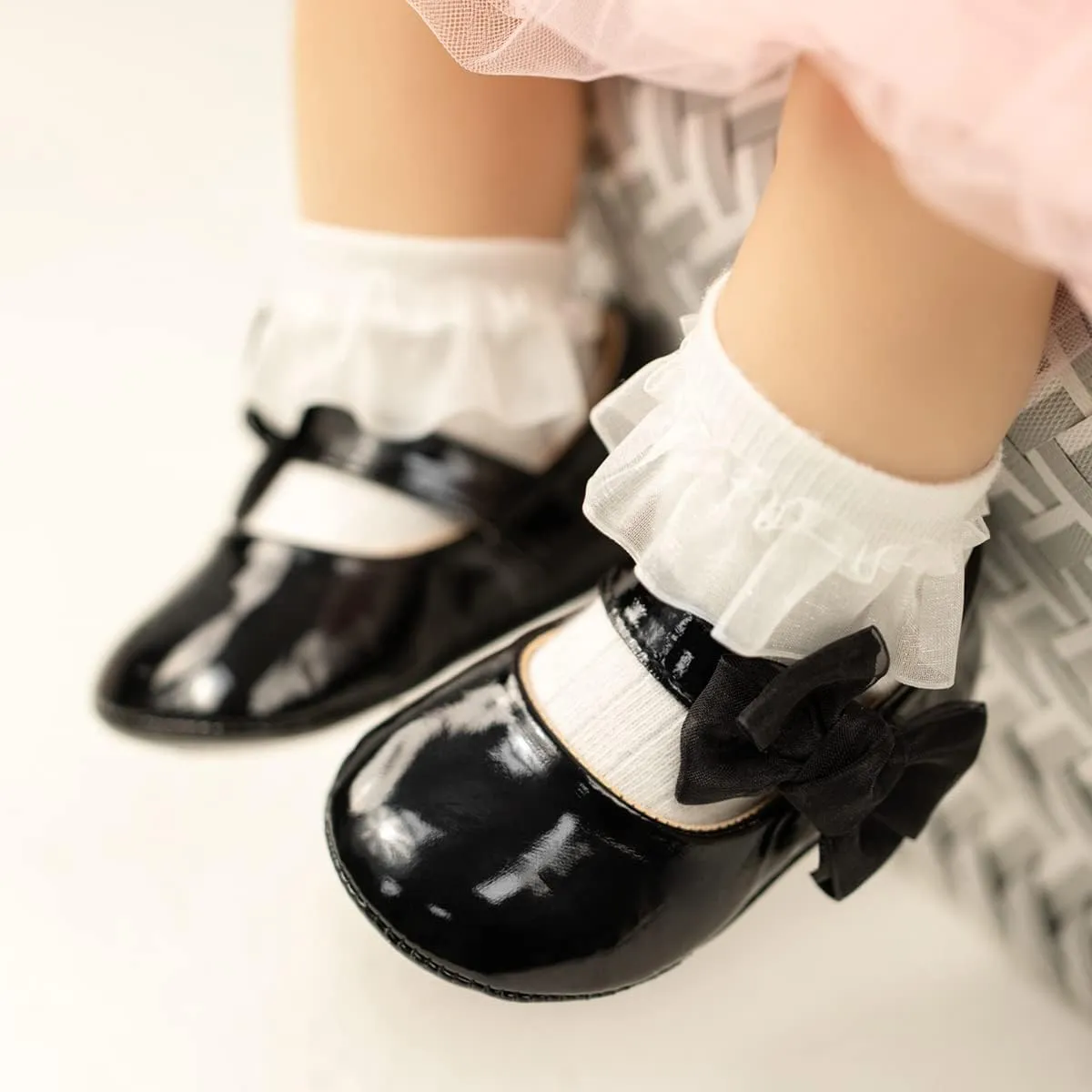 Sawimlgy Baby Girls Mary Jane Sequins Crown Flats PU Leather Wedding Party Princess Ballet Shoe Infant Rubber Sole Prewalker Toddler First Crib Shoes