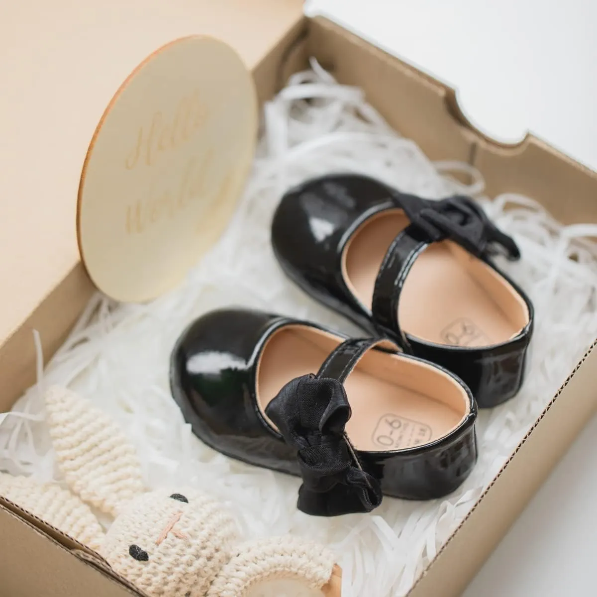 Sawimlgy Baby Girls Mary Jane Sequins Crown Flats PU Leather Wedding Party Princess Ballet Shoe Infant Rubber Sole Prewalker Toddler First Crib Shoes