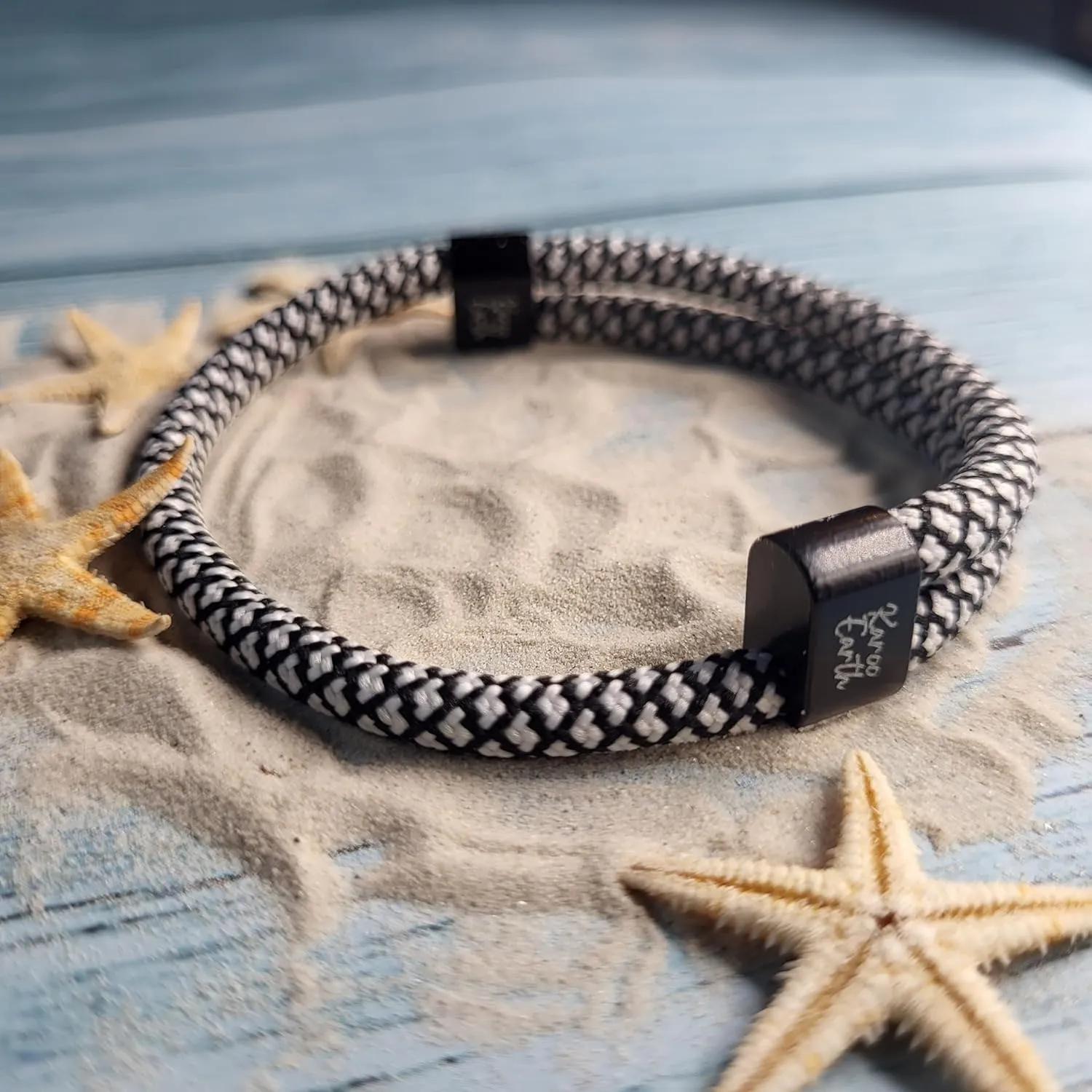 Unisex Adjustable Rope Bracelet - Durable Waterproof Surfer Fashion Bracelet for Men - Handmade Paracord Bracelets - Survival Adjustable Bracelet - Bracelets for men and Women