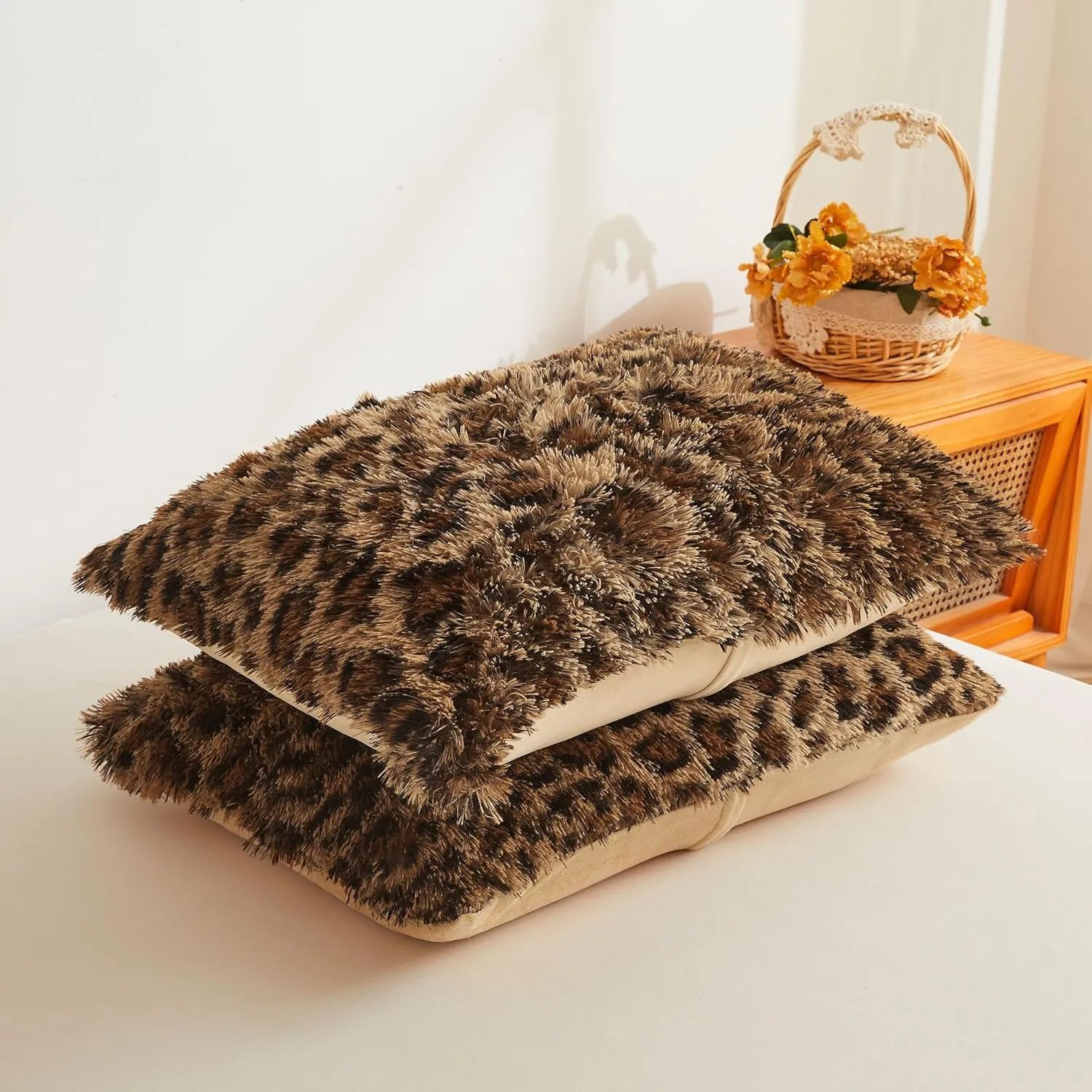 XeGe Cheetah Print Fluffy Faux Fur Duvet Cover Set, 3 Pieces Soft Plush Shaggy Fuzzy Bedding Set(1 Faux Fur Leopard Print Comforter Cover   2 Furry Pillowcases), Zipper Closure(Queen, Brown)